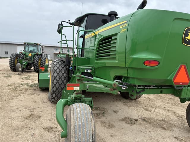 Image of John Deere W235 equipment image 1