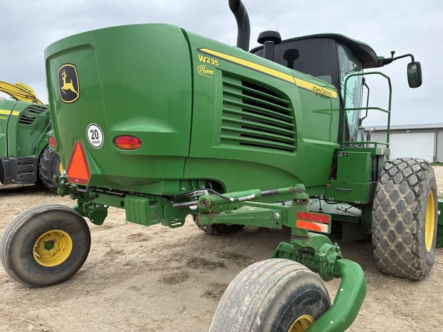 Image of John Deere W235 equipment image 2