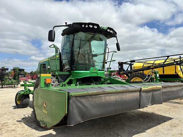 Image of John Deere W235 equipment image 1