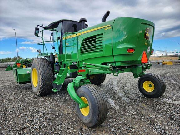 Image of John Deere W235 equipment image 1