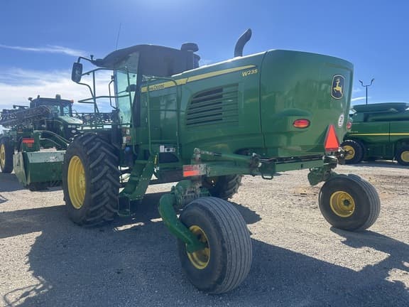 Image of John Deere W235 equipment image 3