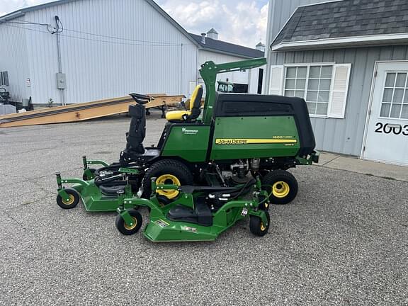 Image of John Deere 1600 Turbo II equipment image 3