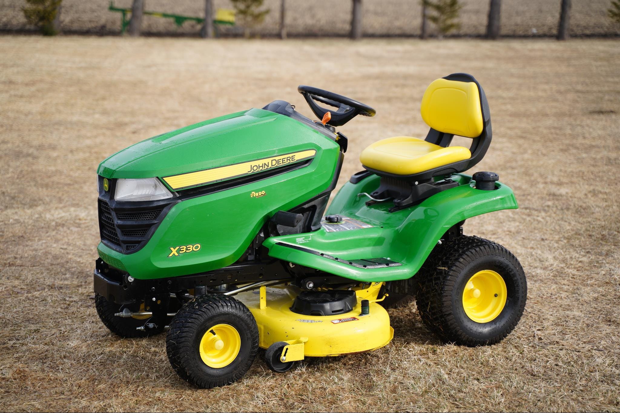 2021 John Deere X330 Equipment Image0