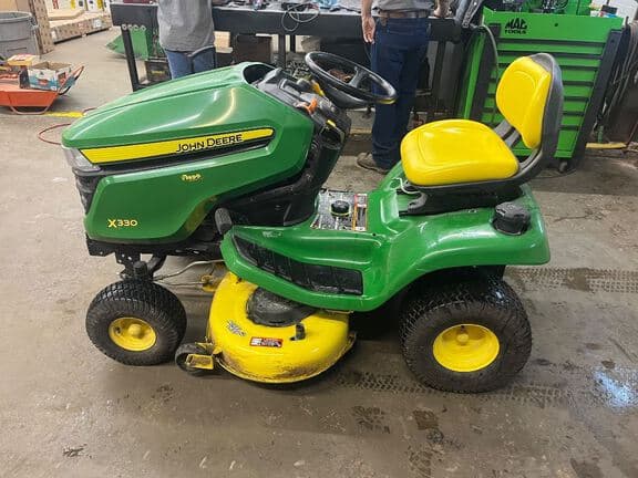 Image of John Deere X330 equipment image 1