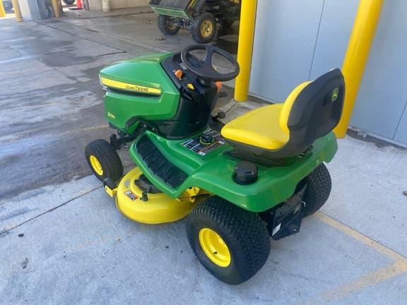 Image of John Deere X330 equipment image 1