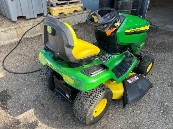 Image of John Deere X330 equipment image 2