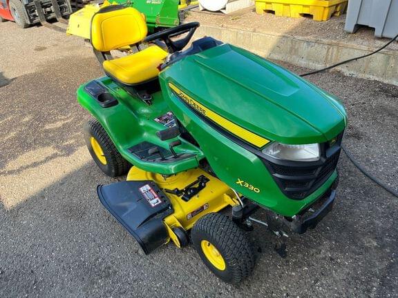 Image of John Deere X330 equipment image 3