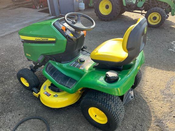 Image of John Deere X330 equipment image 1