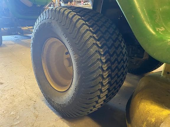 Image of John Deere X330 equipment image 3