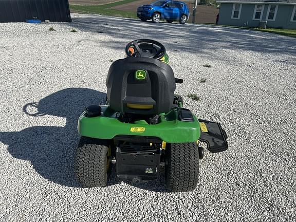 Image of John Deere X330 equipment image 1