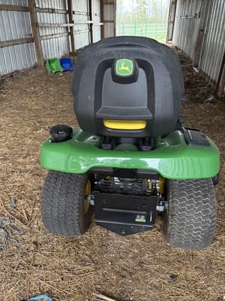 Image of John Deere X330 equipment image 1