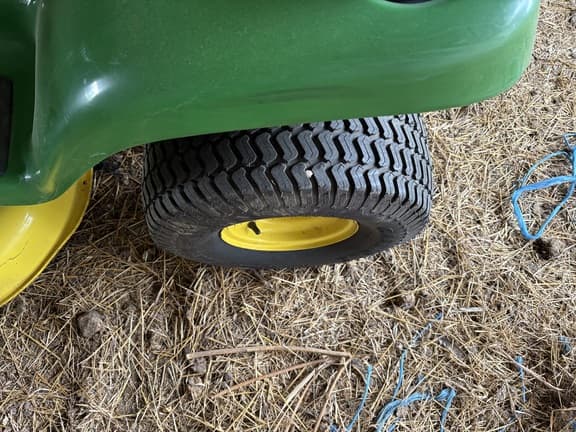 Image of John Deere X330 equipment image 4