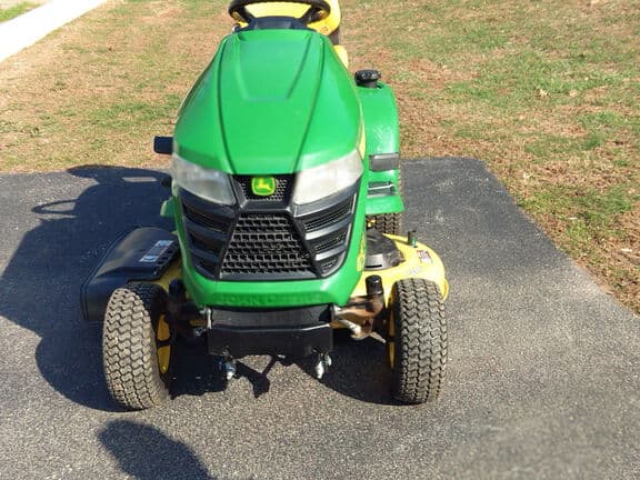 Image of John Deere X330 equipment image 2