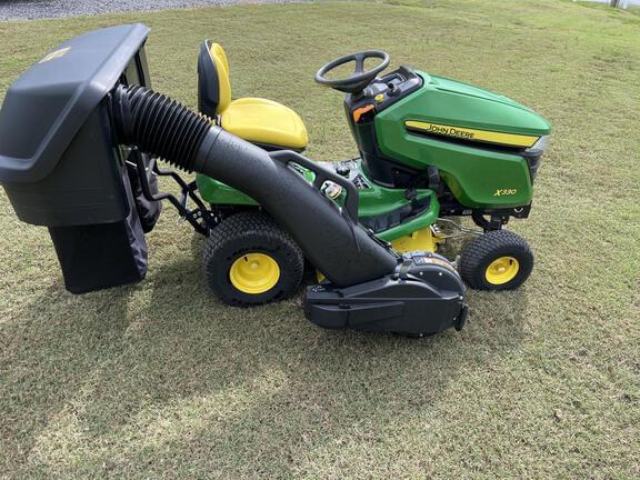 Image of John Deere X330 equipment image 1