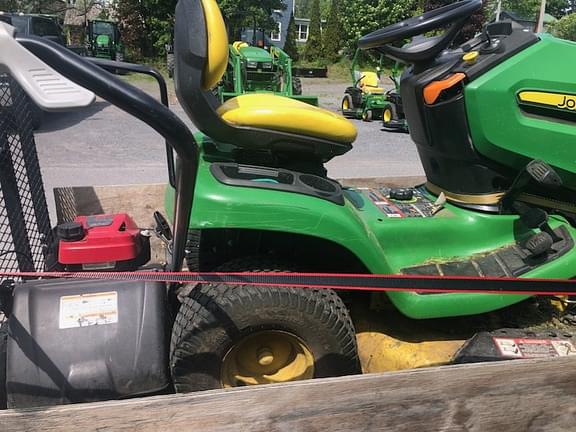 Image of John Deere X330 equipment image 2