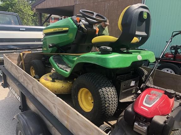 Image of John Deere X330 equipment image 3