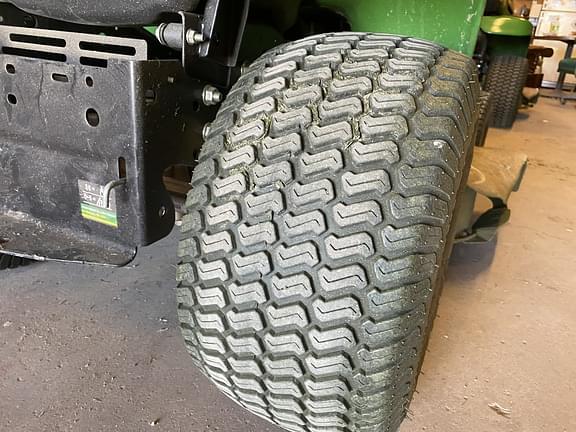 Image of John Deere X330 equipment image 3