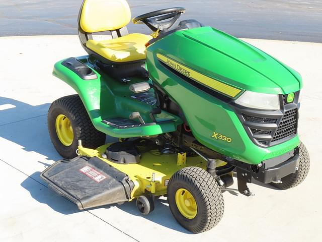 Image of John Deere X330 equipment image 4