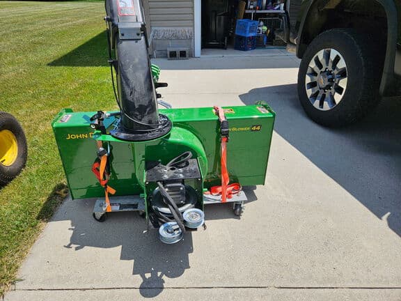 Image of John Deere X350 equipment image 3