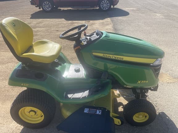 Image of John Deere X354 equipment image 4