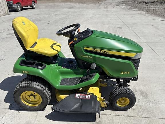 Image of John Deere X354 equipment image 1