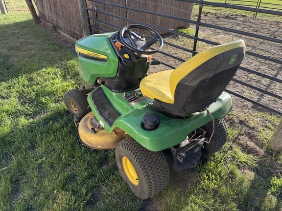 Image of John Deere X370 equipment image 2