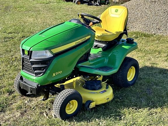 Image of John Deere X370 equipment image 2