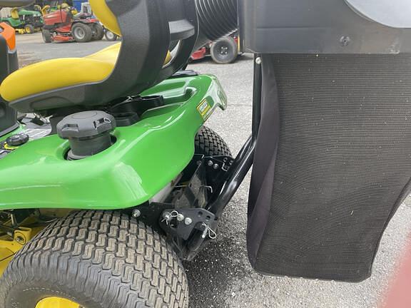 Image of John Deere X370 equipment image 3