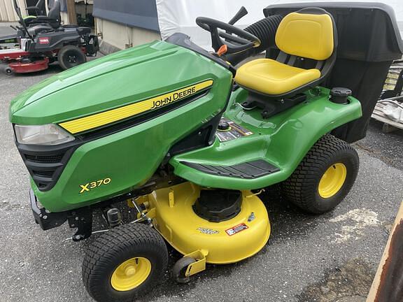 Image of John Deere X370 equipment image 1