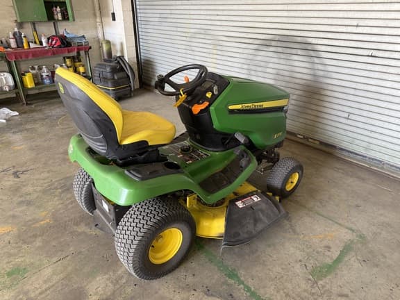 Image of John Deere X370 equipment image 2