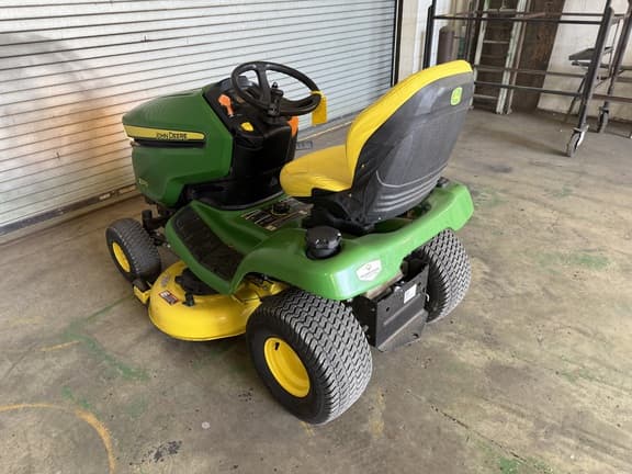 Image of John Deere X370 equipment image 3