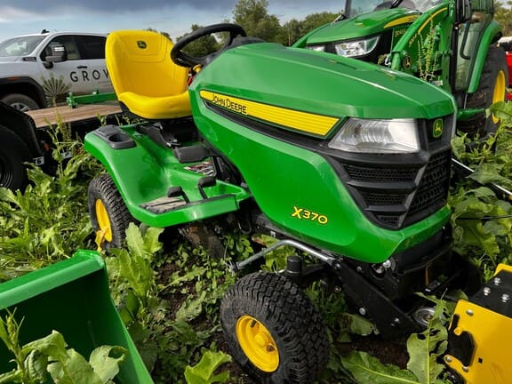 Main image John Deere X370