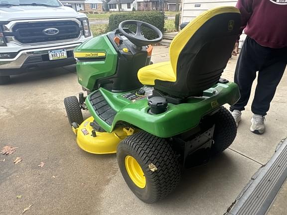 Image of John Deere X370 equipment image 2