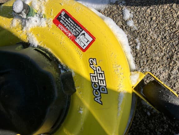 Image of John Deere X370 equipment image 3