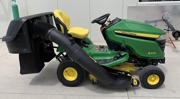 Image of John Deere X370 equipment image 1