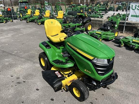 Image of John Deere X370 equipment image 2