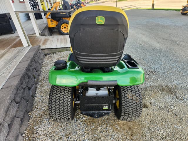 Image of John Deere X370 equipment image 3