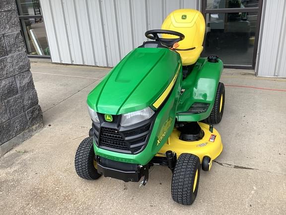 Image of John Deere X370 equipment image 1