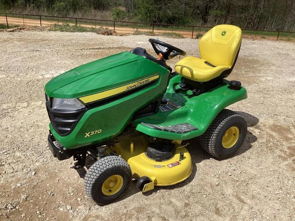 Main image John Deere X370