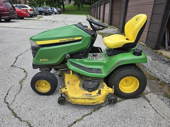 Image of John Deere X380 equipment image 1