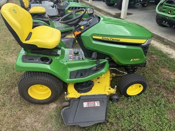 Image of John Deere X380 equipment image 3