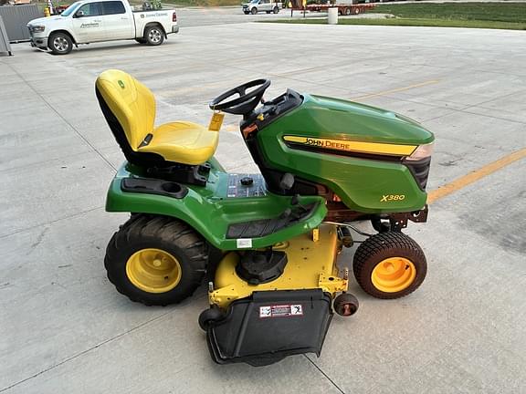 Image of John Deere X380 equipment image 3