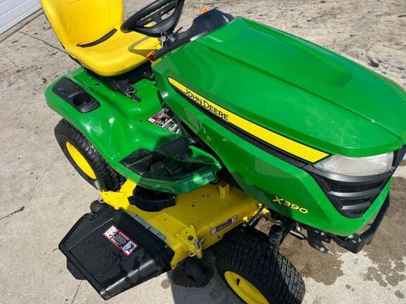 Image of John Deere X380 equipment image 4