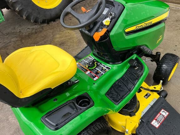Image of John Deere X380 equipment image 3