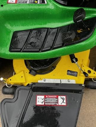 Image of John Deere X380 equipment image 4