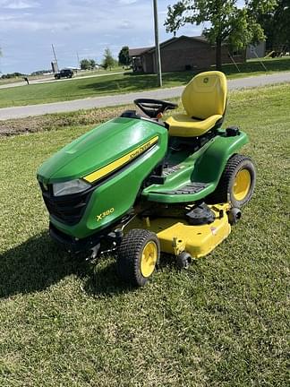 Image of John Deere X380 equipment image 1
