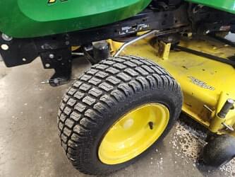 Image of John Deere X380 equipment image 3