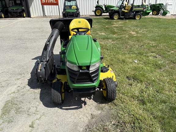 Image of John Deere X380 equipment image 1