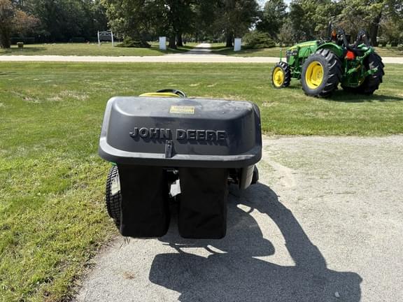Image of John Deere X380 equipment image 4