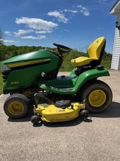 Image of John Deere X380 equipment image 1